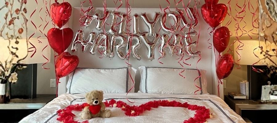 Classic Pop the Question Proposal Decor Package by The Sign & Easel Company