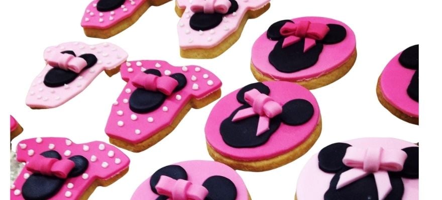 Custom Cakes & Party Packages by Caketealicious LLC